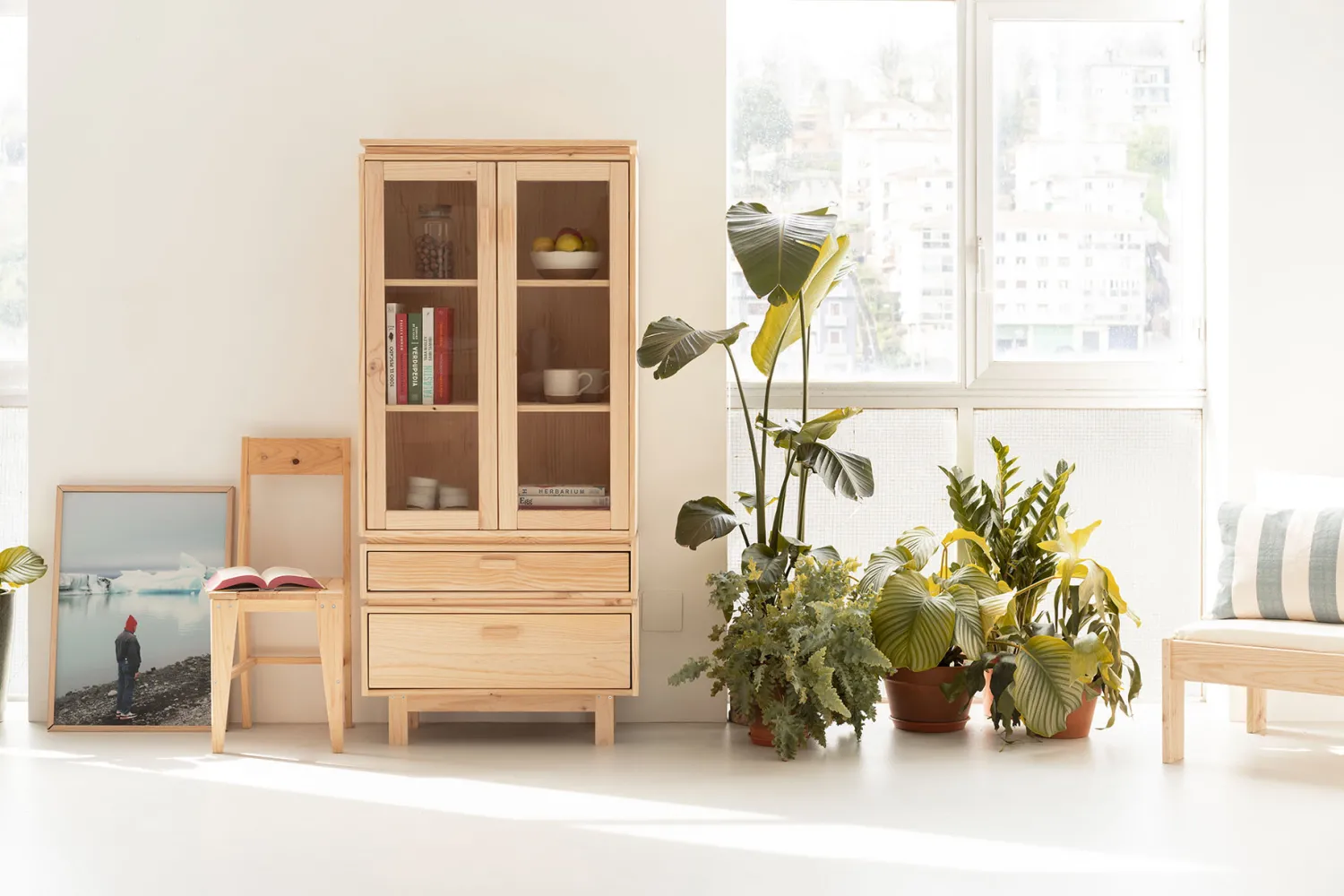 Muebles LUFE Vitrinas^AIKA vitrina con 2 cajones 78x173