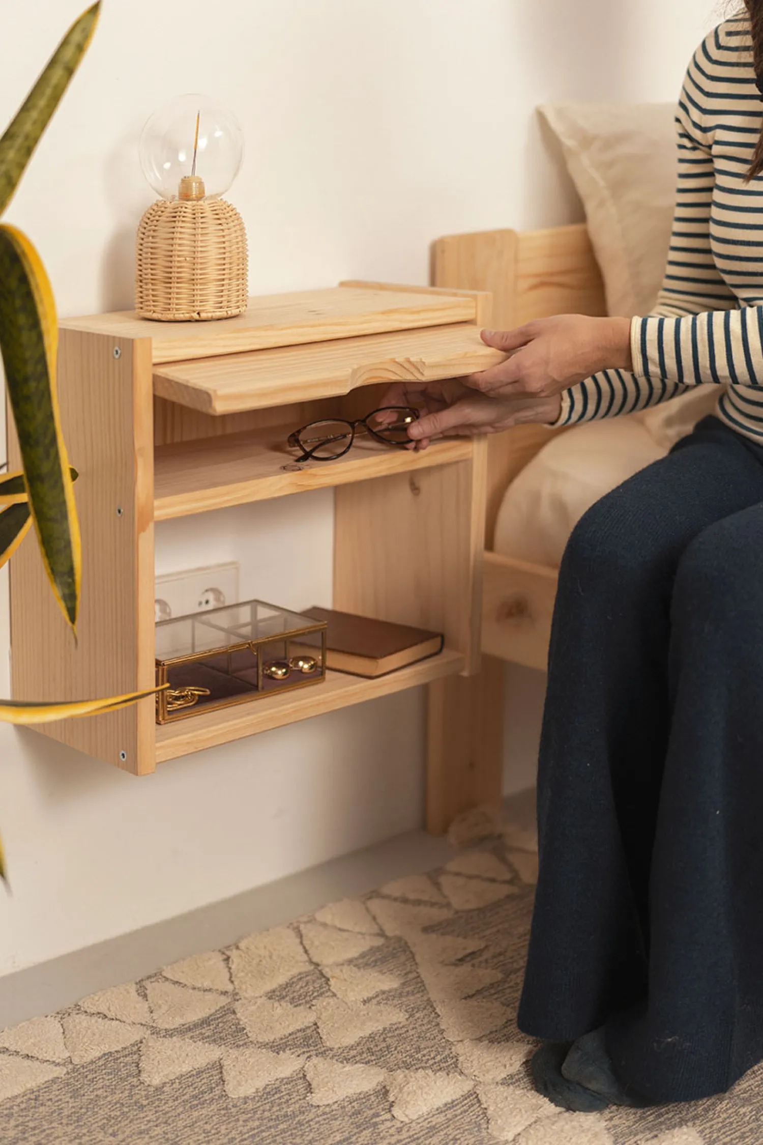 Muebles LUFE Mesitas De Noche|Mesitas De Noche^GAU mesita de noche 38,5x44