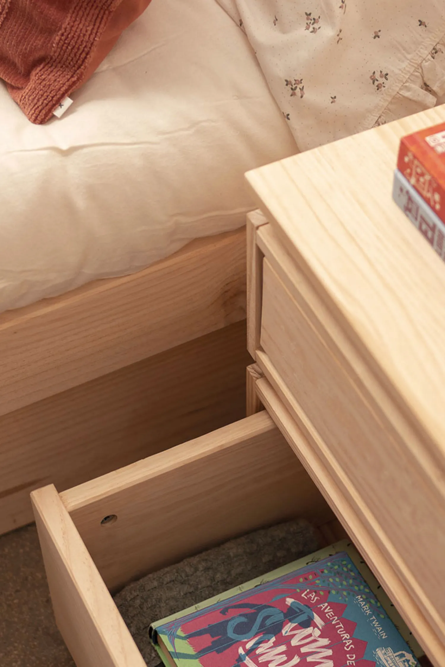 Muebles LUFE Mesitas De Noche|Mesitas De Noche^LIBE mesita de noche con 2 cajones 78x49