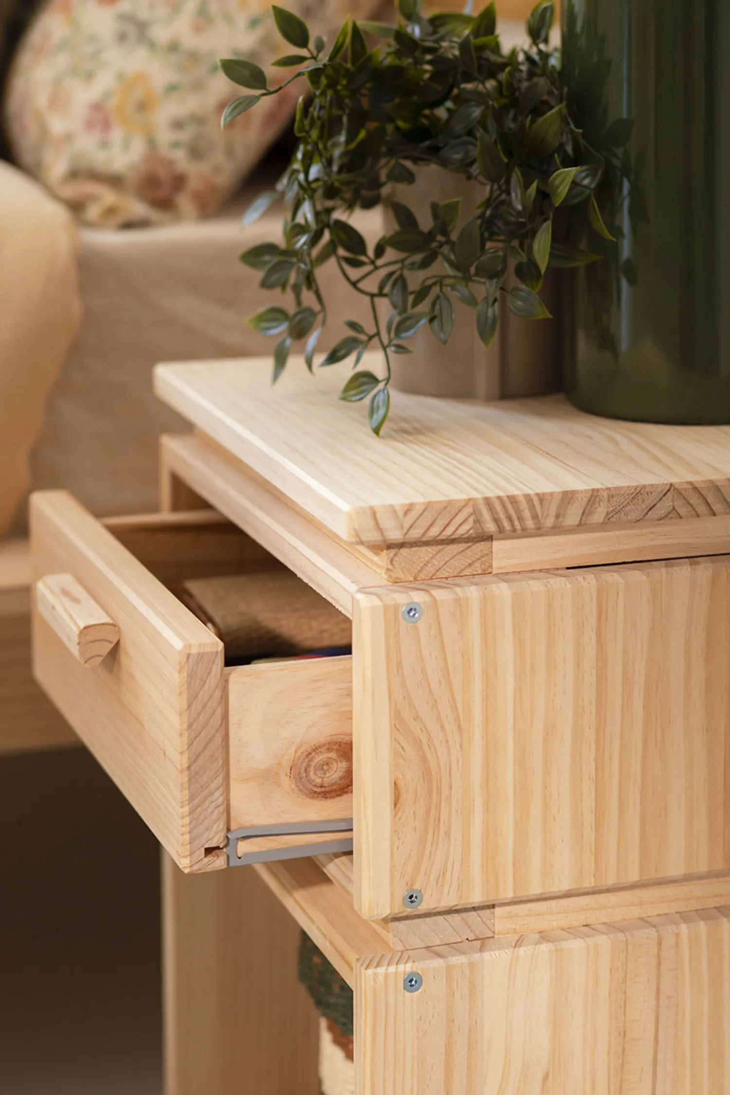 Muebles LUFE Mesitas De Noche|Mesitas De Noche^LIBE mesita de noche con cajón y hueco 39x49