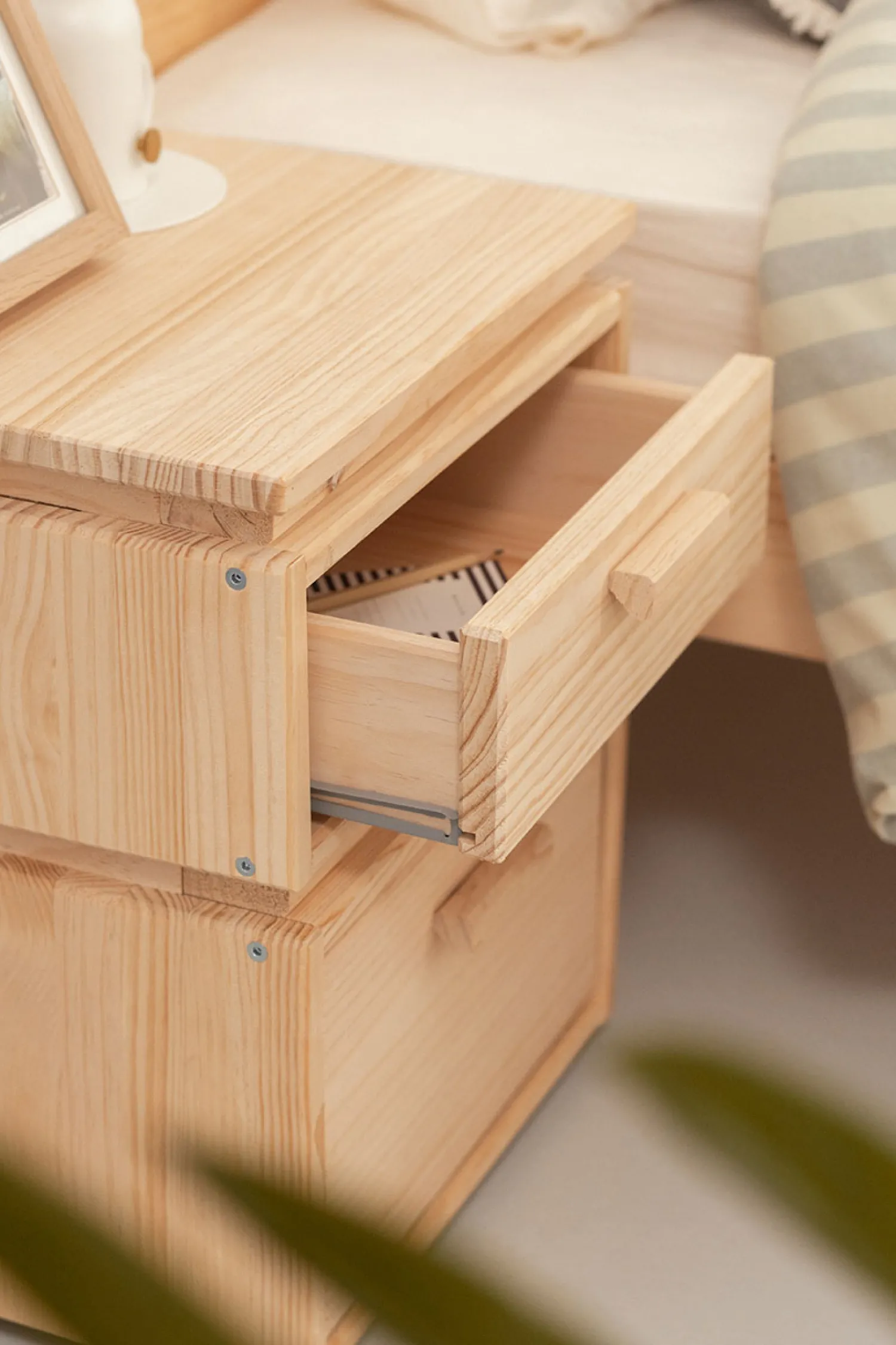 Muebles LUFE Mesitas De Noche|Mesitas De Noche^LIBE mesita de noche con 2 cajones 39x49