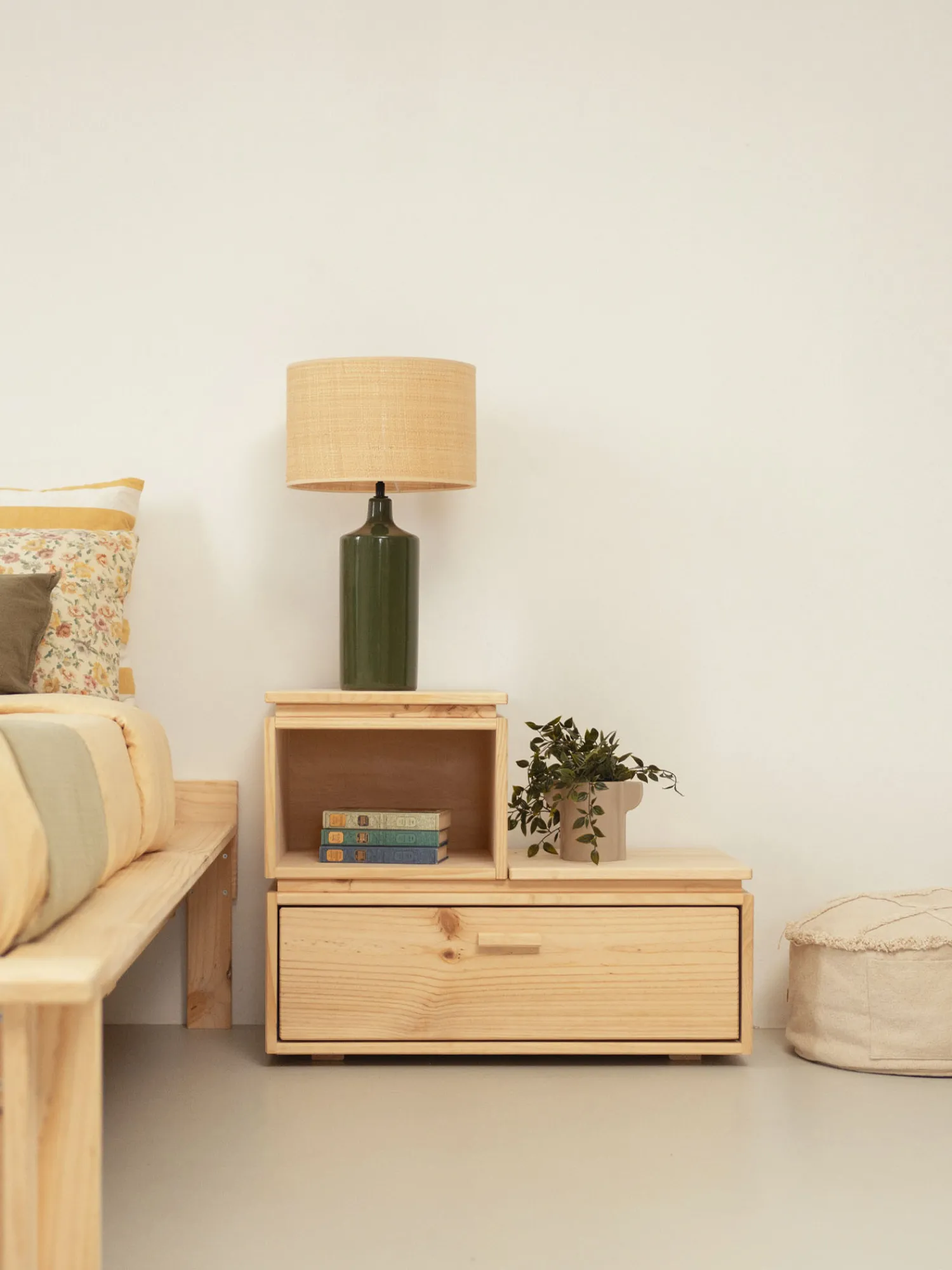 Muebles LUFE Mesitas De Noche|Mesitas De Noche^LIBE mesita de noche en escalera con hueco y cajón