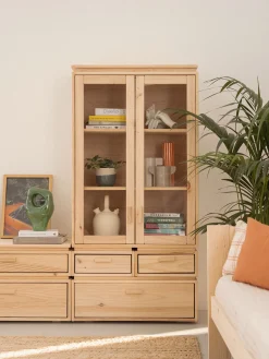 Muebles LUFE Vitrinas^LIBE vitrina con 3 cajones 78x161