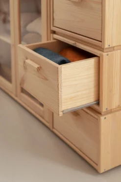 Muebles LUFE Vitrinas^LIBE vitrina con cajonera 117x115