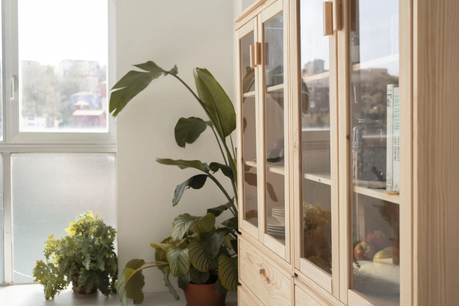 Muebles LUFE Vitrinas^LIBE vitrina doble con 4 cajones 157x171