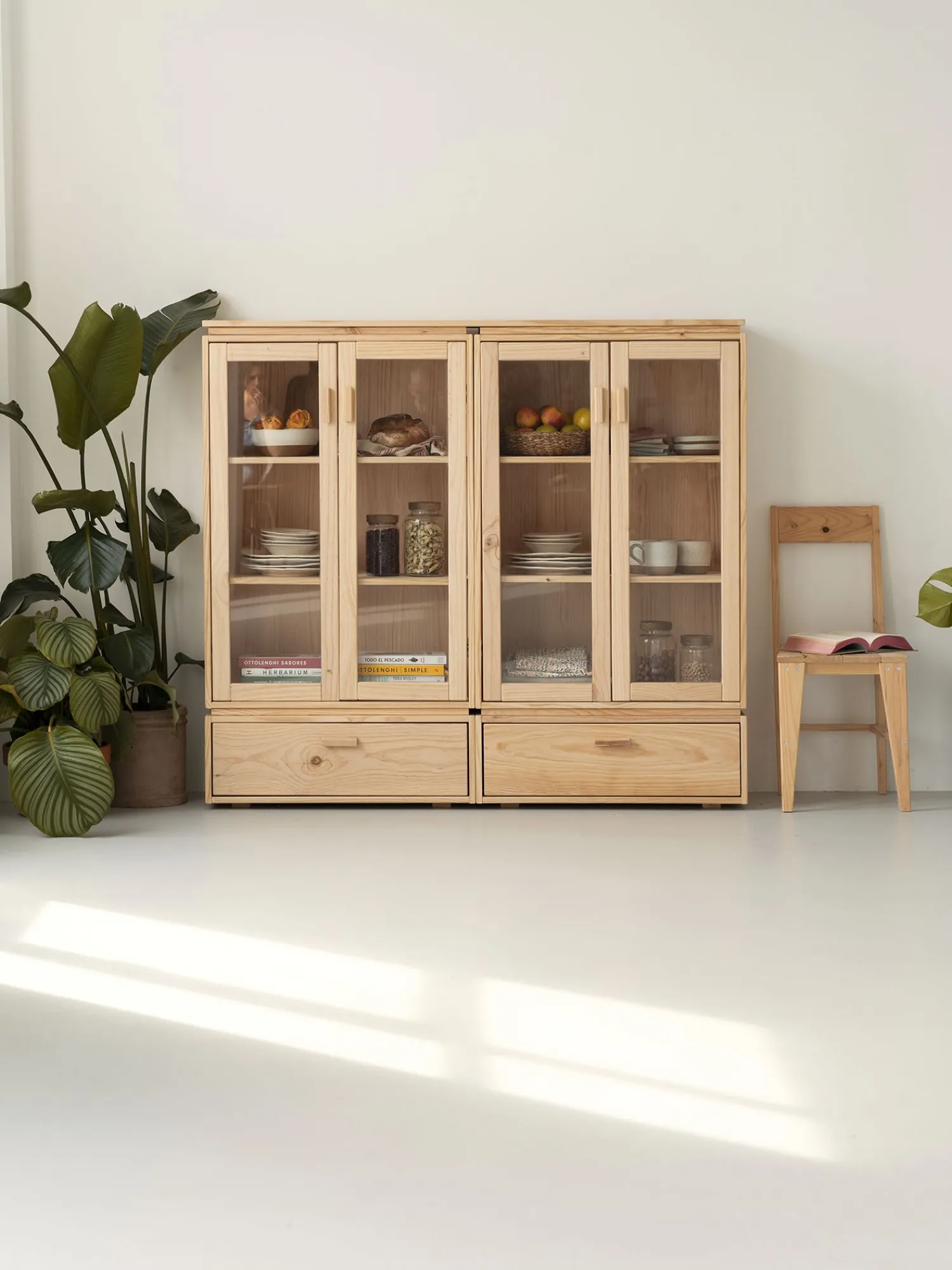 Muebles LUFE Vitrinas^LIBE vitrina doble con 2 cajones 157x143