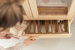 Muebles LUFE Vitrinas^LIBE vitrina doble con 2 cajones 157x143