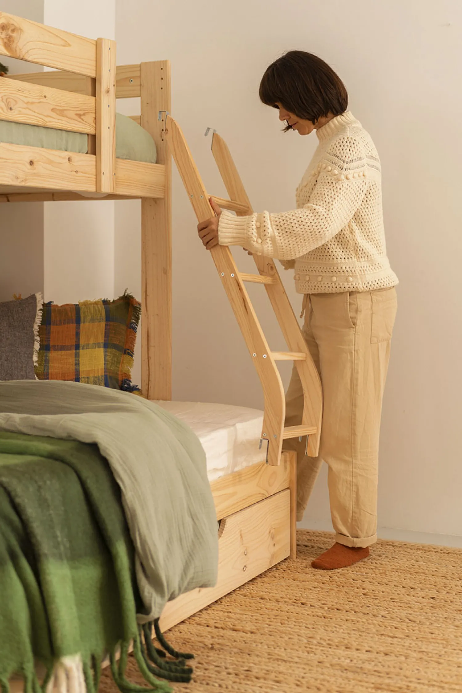 Muebles LUFE Literas Triples^TRIOLO litera triple 140 con 1 cajón